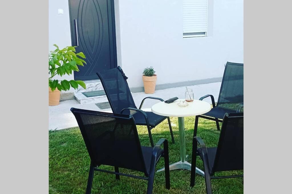 Villa Το Άλλο Σπίτι... Aridaía Exterior foto